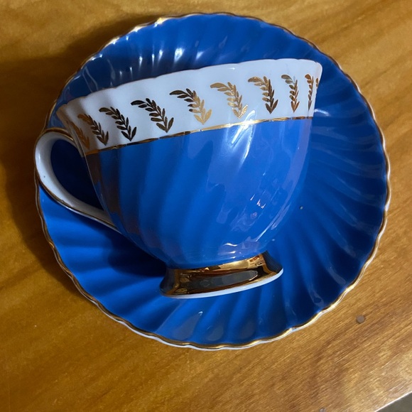 Tea Cup and Saucer - Picture 2 of 4